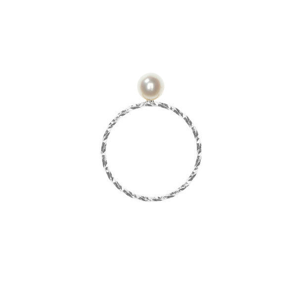 Large Lunar Pearl Sparkling Band ring in silver, featuring a large Akoya pearl. Side view.