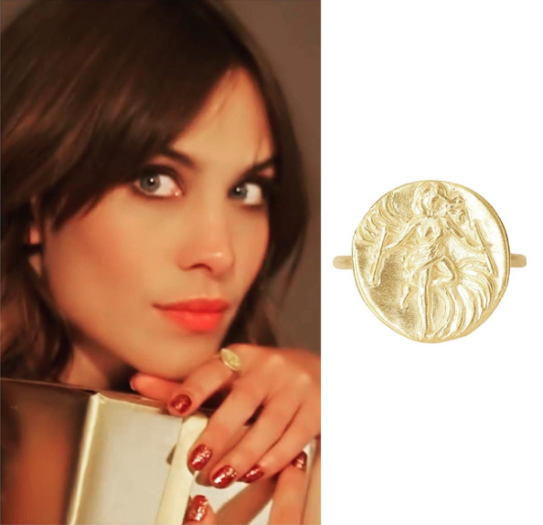 Alexa Chung wearing the Dancer ring in gold.