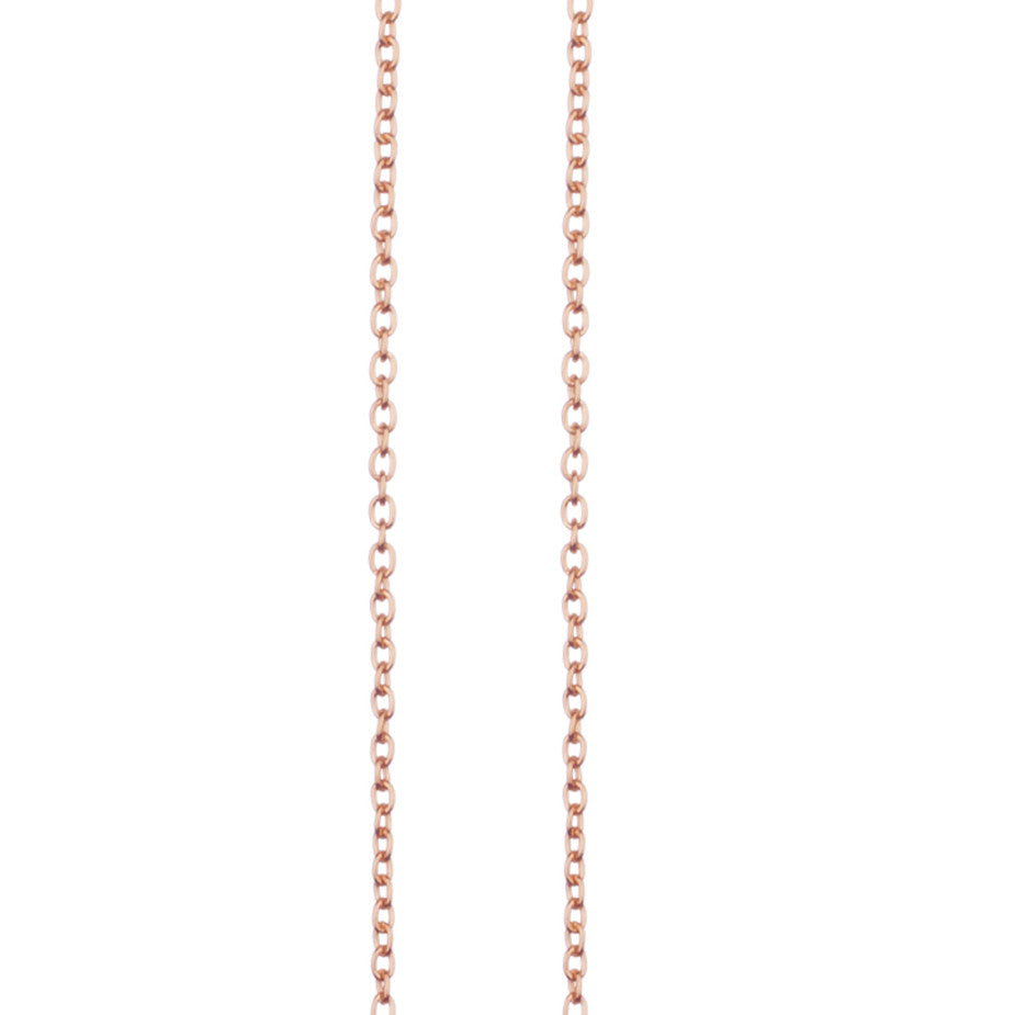 The Eternal Rolo Chain in rose gold, made from a weightier chain with oval links. Close-up.